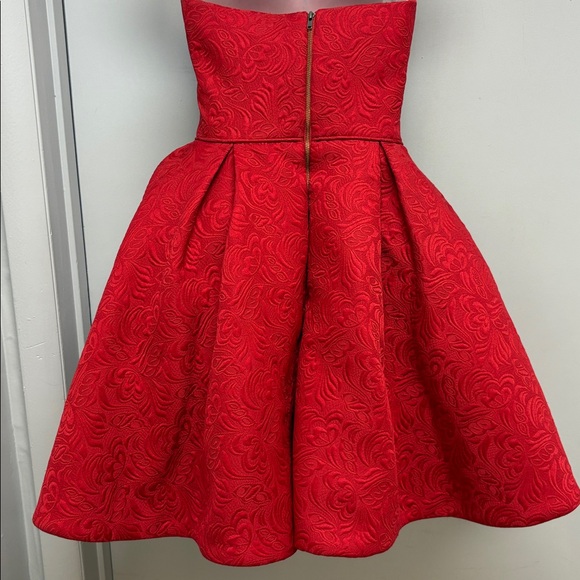 SOLD IN STORE ✨ Renaissance Collection Strapless Red Jacquard - Picture 4 of 14